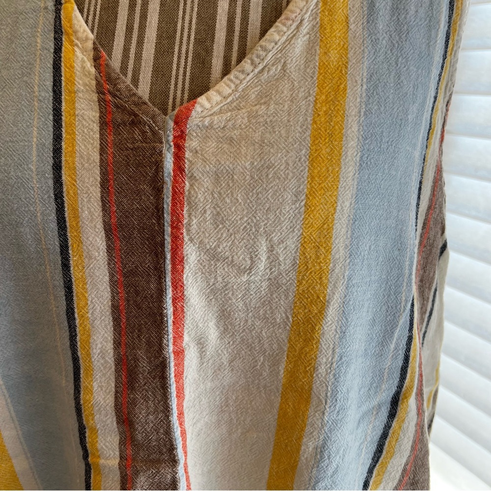 Time and Tru Tan Asymmetrical Tank Top - Picture 2 of 8